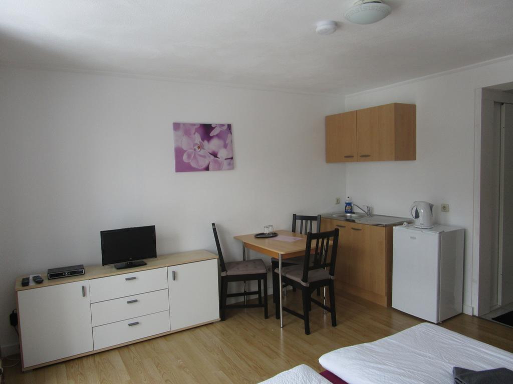 Greizer Kammhuette Gaststaette & Pension Клінґенталь Екстер'єр фото